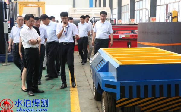 AGV機(jī)器人持續(xù)火熱，新領(lǐng)域帶來(lái)發(fā)展新機(jī)遇，水泊焊割自主研發(fā)的AGV小車