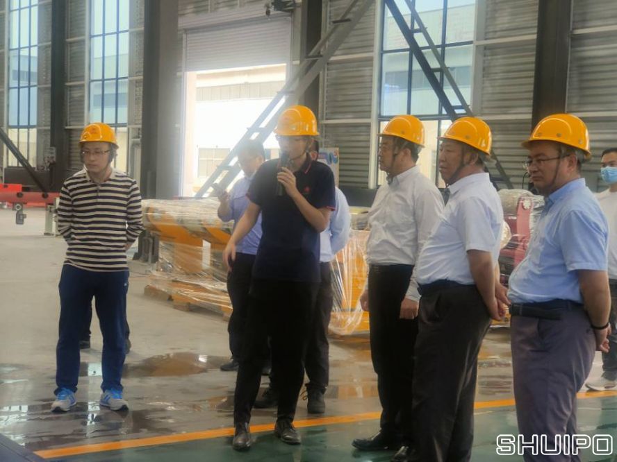 山東省科學(xué)院激光研究所所長賈中青、山東省機(jī)械設(shè)計研究院院長林江海帶領(lǐng)激光、高端裝備領(lǐng)域?qū)＜乙恍?人到水泊焊割實地調(diào)研2